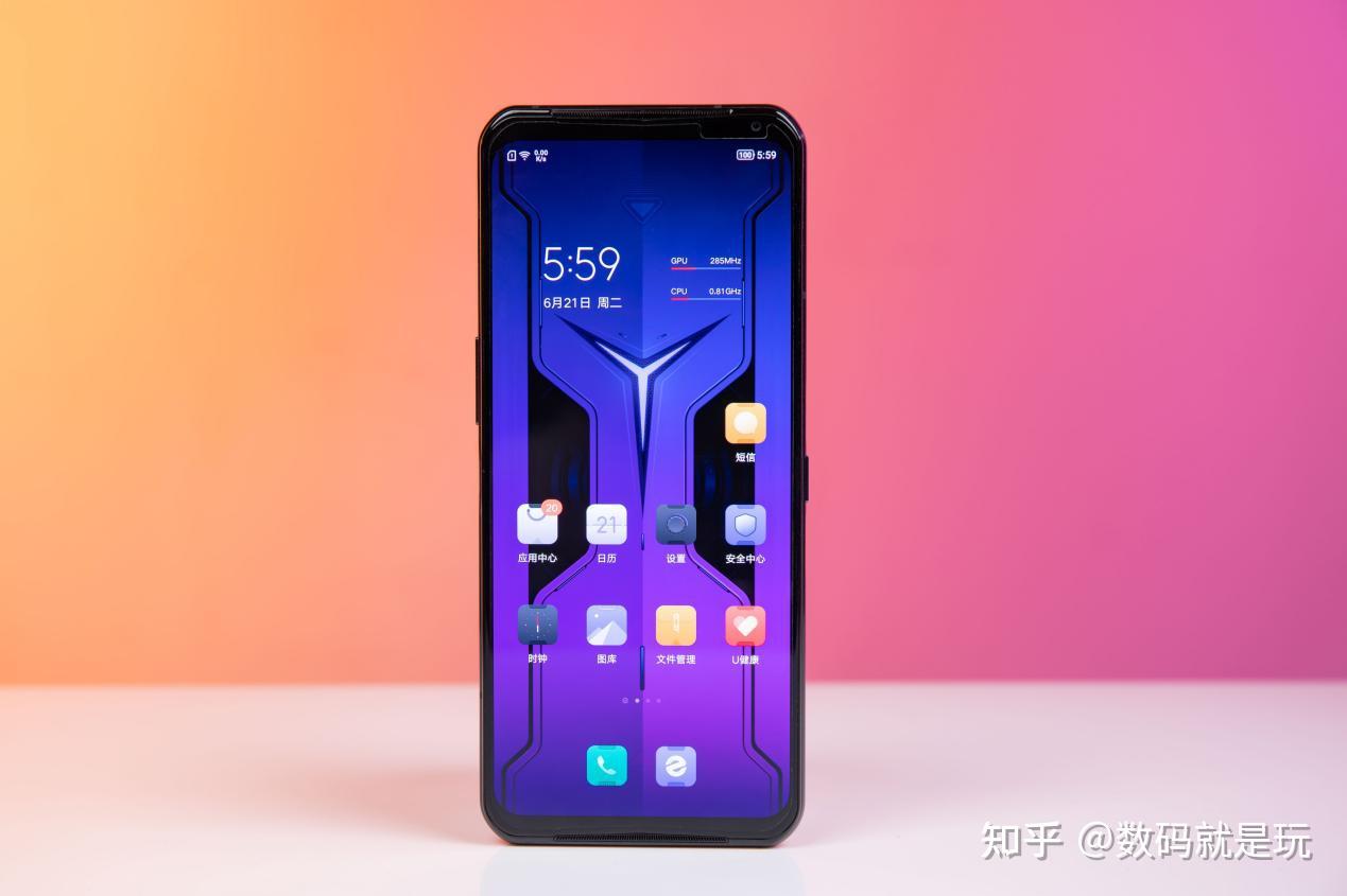 玩个游戏手机烫死了_手机玩游戏会被烫坏吗_玩游戏手机很烫会烧坏吗